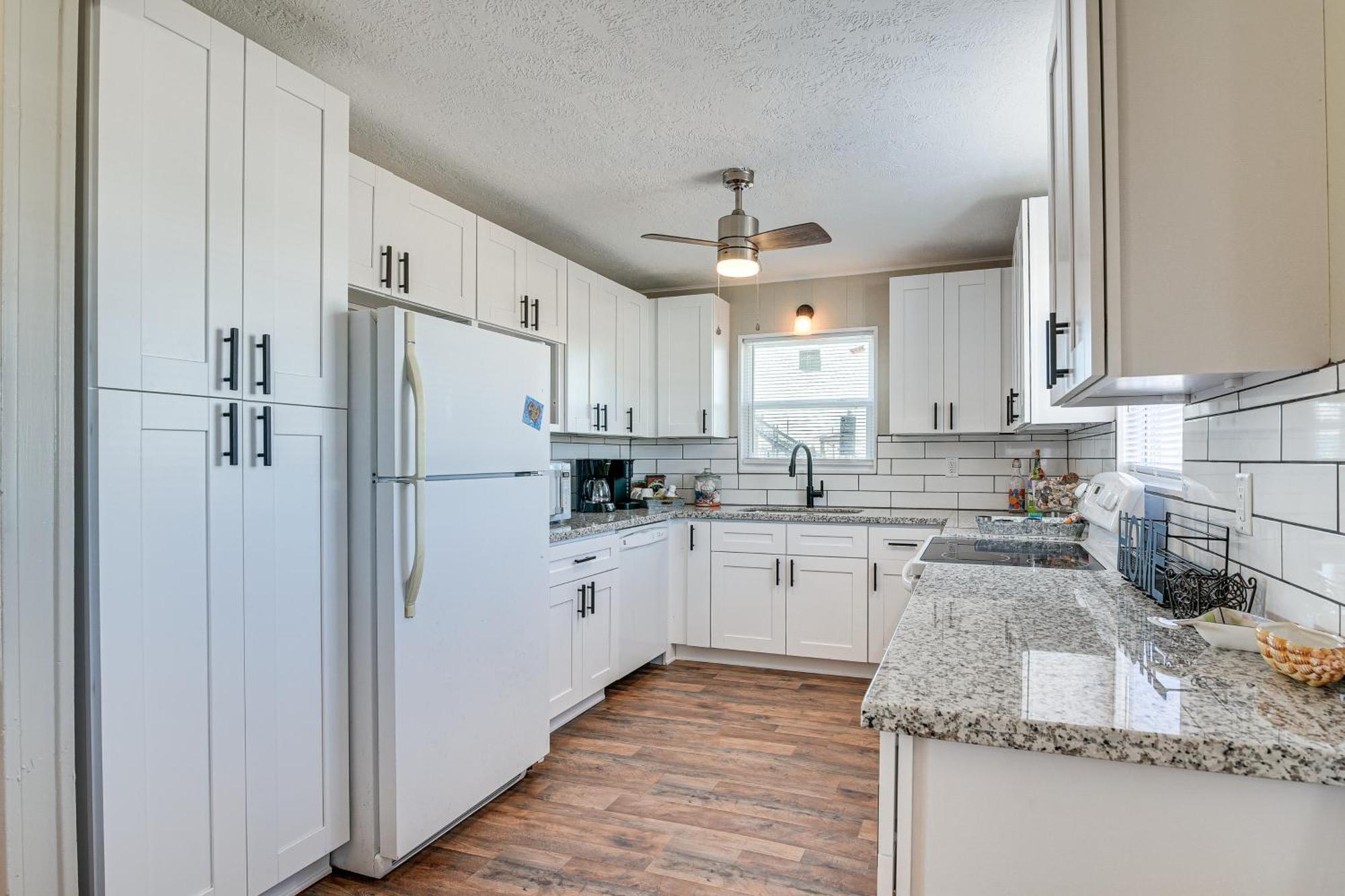 Second-Row Surfside Beach House Newly Renovated! Екстериор снимка